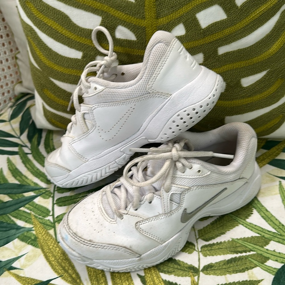 Youth Little Girls Nike Court Lite 2 Tennis Shoes Size 2.5Y
